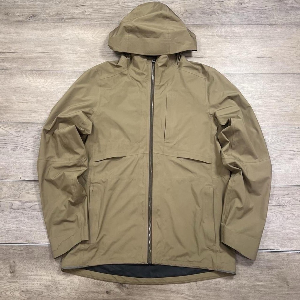 Lululemon Rain Jacket Mens Small Tan Khaki Hooded Full Zip Technical Shell Coat